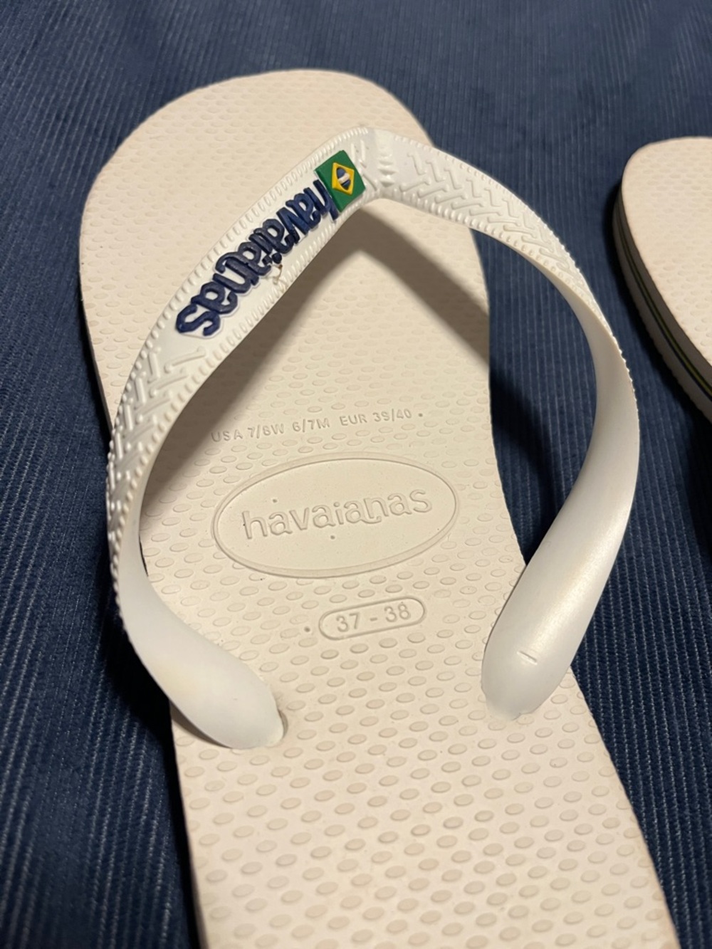 Havaianas White Flip Flop Sandals - Picture 3 of 6